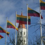 Litauische Trikolore vor Šiauliaier Kathedrale