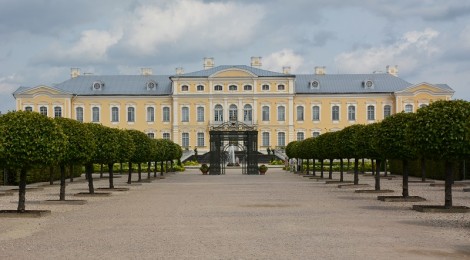 Im lettischen Versailles